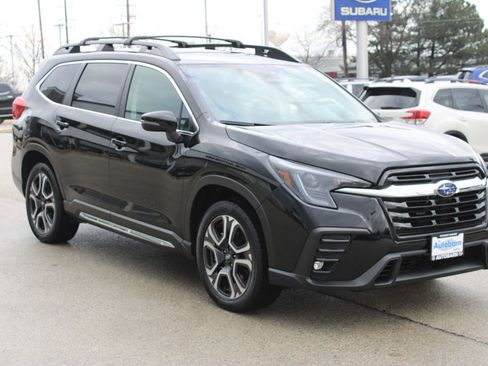 Used 2023 Subaru Ascent Limited image 3