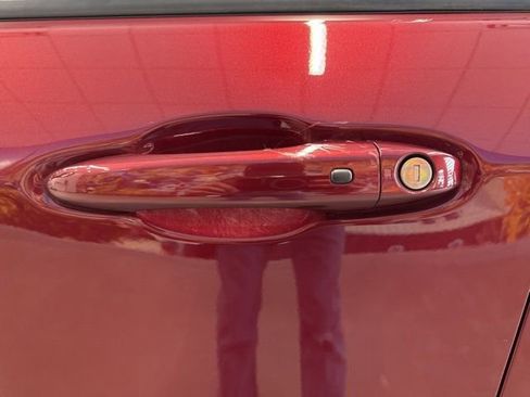 Used 2022 Jeep Compass Latitude w/ Sun and Sound Group image 16