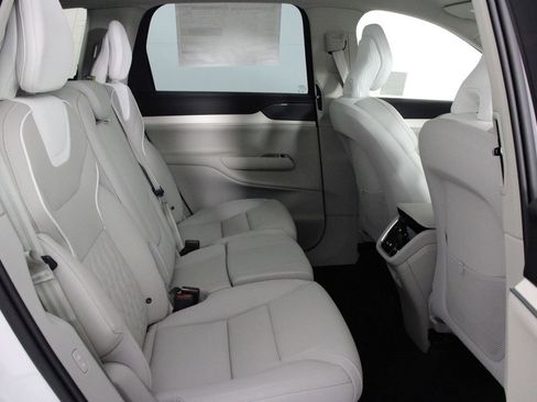 New 2025 Volvo EX90 Ultra image 11