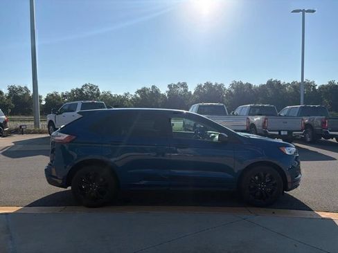 Used 2022 Ford Edge SE w/ Black Appearance Package AWD/4WD image 6