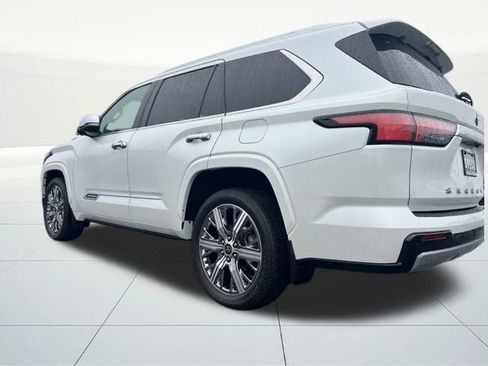 Used 2024 Toyota Sequoia Capstone image 3