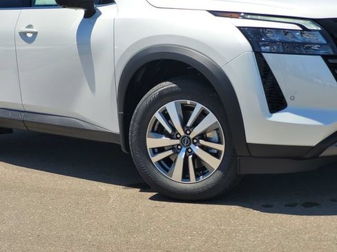 New 2026 Nissan Pathfinder SL AWD/4WD image 2