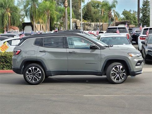 Used 2023 Jeep Compass Limited image 4