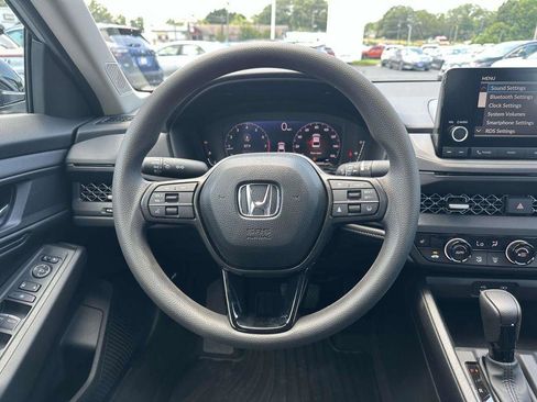Used 2025 Honda Accord SE image 11