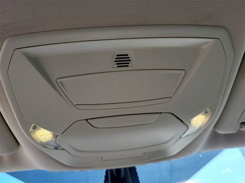 Used 2017 Ford Escape Titanium image 33