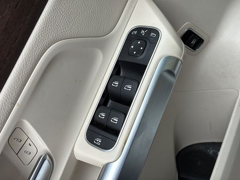 Used 2023 Mercedes-Benz GLB 250 image 12