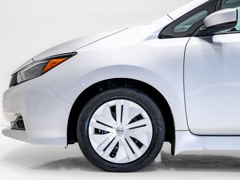 Used 2025 Nissan Leaf S FWD image 33