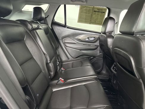 Used 2022 GMC Terrain SLT image 25