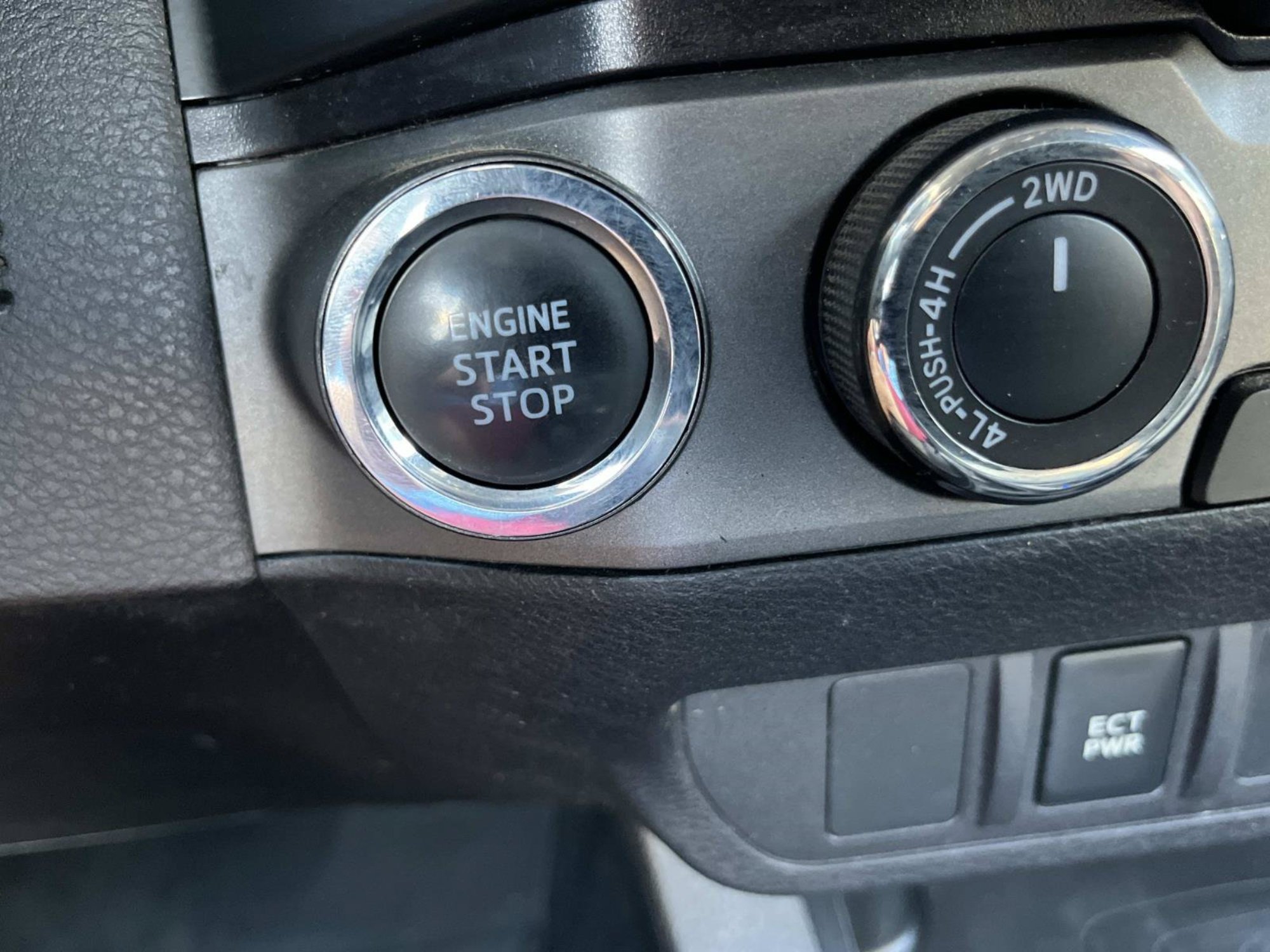 Used 2022 Toyota Tacoma TRD Off-Road AWD/4WD image 29