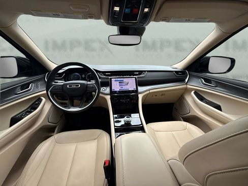 Used 2021 Jeep Grand Cherokee L Limited AWD/4WD image 8