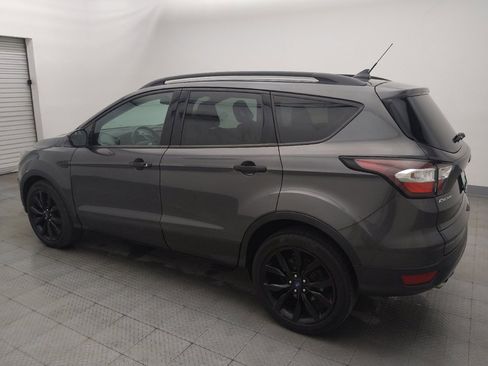 Used 2018 Ford Escape SE w/ SE Sport Appearance Package FWD image 3