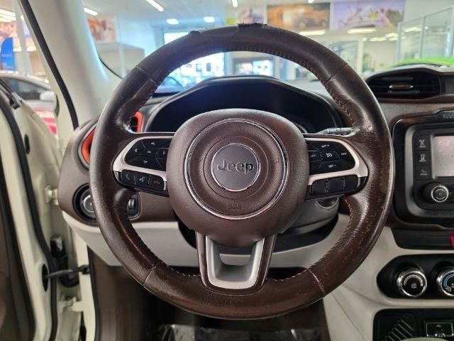 Used 2016 Jeep Renegade Latitude FWD image 15