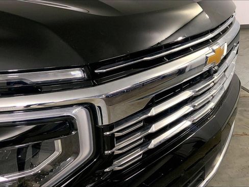Used 2025 Chevrolet Tahoe Premier AWD/4WD image 29
