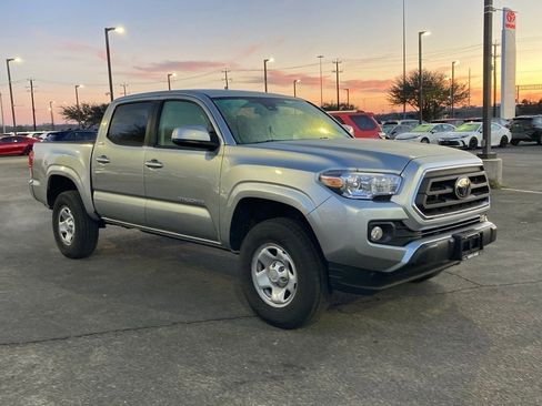 Certified 2023 Toyota Tacoma SR5 image 3