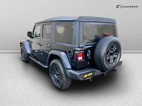 Used 2018 Jeep Wrangler Unlimited Sport image 5