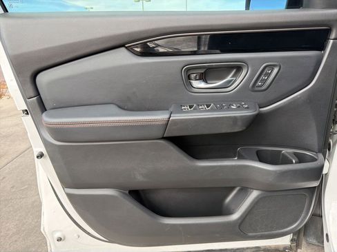 Used 2024 Honda Pilot TrailSport image 13