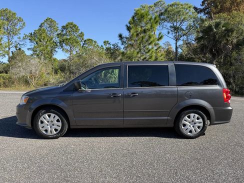 Used 2017 Dodge Grand Caravan SE w/ Power Window Group image 2