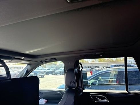 Used 2021 GMC Yukon SLT w/ Rear Media and Nav Package image 37