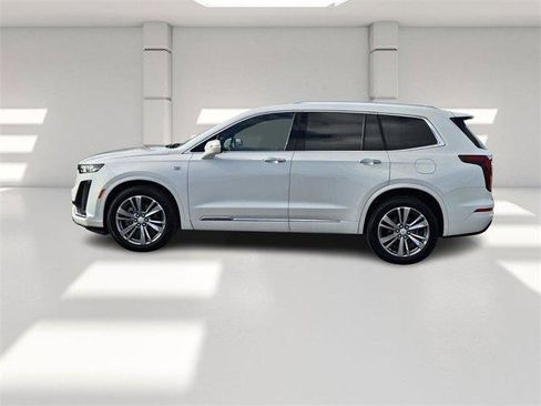 Certified 2025 Cadillac XT6 Premium Luxury image 2