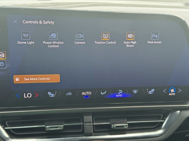 Used 2025 Chevrolet Equinox EV LT w/ Comfort Package FWD image 32