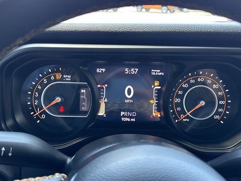 Used 2024 Jeep Gladiator Sport AWD/4WD image 23