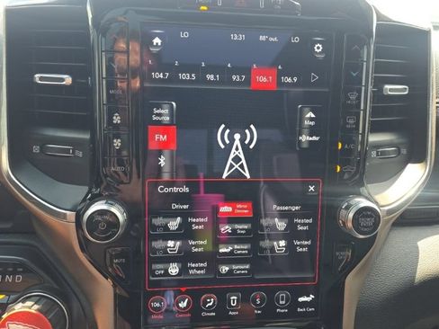 Used 2019 RAM 1500 Laramie AWD/4WD image 14