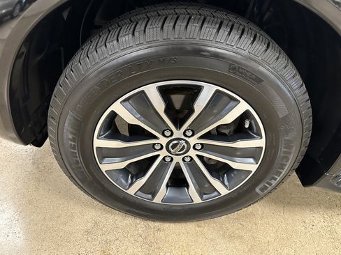 Used 2020 Nissan Armada SL w/ Premium Package image 37