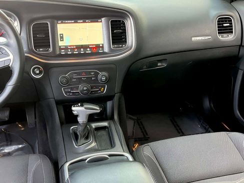Used 2018 Dodge Charger R/T w/ Navigation & Travel Group RWD image 17