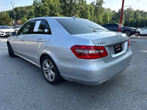 Used 2010 Mercedes-Benz E 550 Sedan image 2