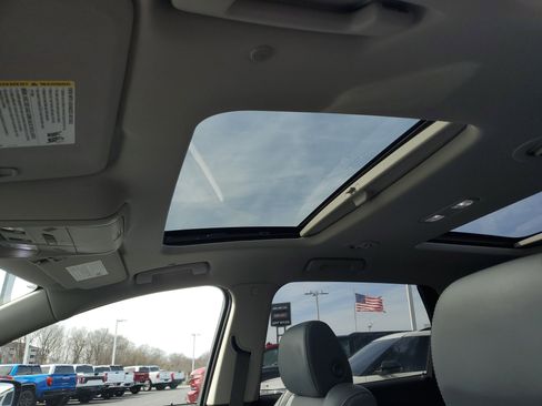 Used 2020 Buick Enclave Essence w/ Sport Touring Edition image 29