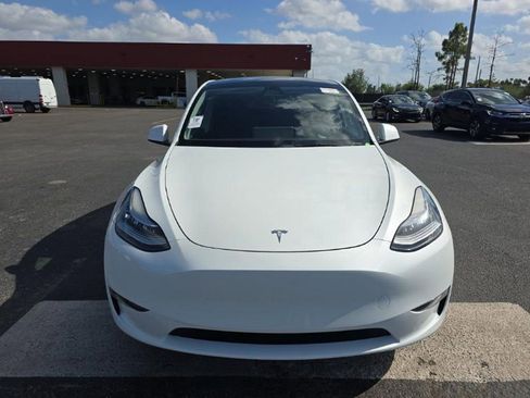 Used 2023 Tesla Model Y Long Range image 2