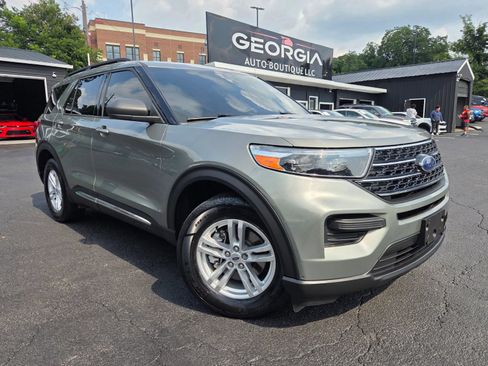 Used 2020 Ford Explorer XLT w/ Comfort Package AWD/4WD image 2