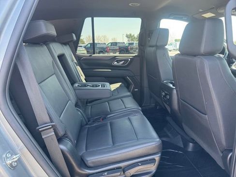 Used 2023 Chevrolet Tahoe Z71 w/ Luxury Package AWD/4WD image 18