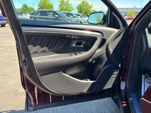 Used 2018 Ford Taurus SHO AWD/4WD image 21