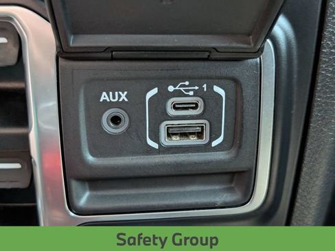 Used 2022 Jeep Gladiator Overland AWD/4WD image 34