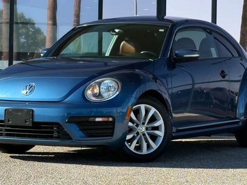 Used 2017 Volkswagen Beetle 1.8T S FWD image 2