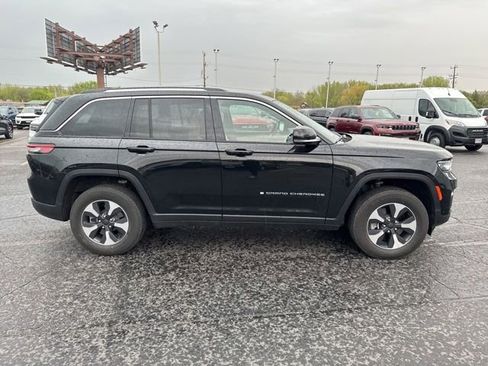 Used 2022 Jeep Grand Cherokee Limited 4xe w/ Luxury Tech Group II AWD/4WD image 12
