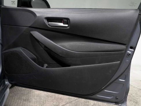 Used 2021 Toyota Corolla LE image 10
