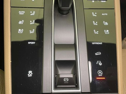 Used 2025 Porsche Macan image 34