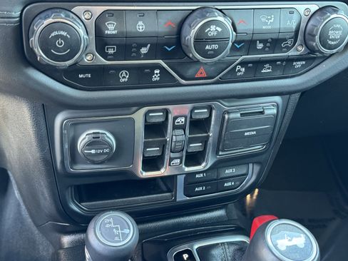 Used 2024 Jeep Wrangler Sahara w/ Safety Group image 29