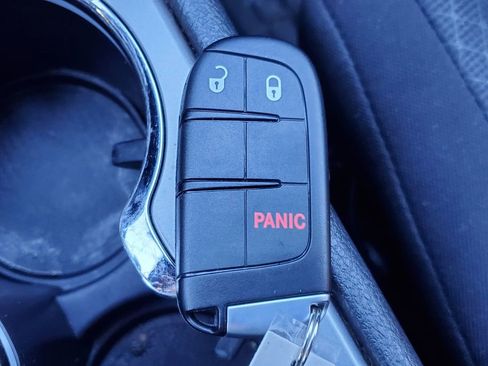 Used 2020 Jeep Grand Cherokee Laredo AWD/4WD image 36
