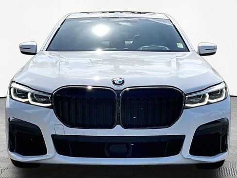 Used 2022 BMW 750i xDrive w/ Executive Package AWD/4WD image 3