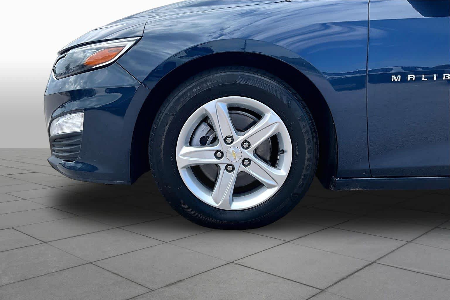 Used 2022 Chevrolet Malibu LT FWD image 11