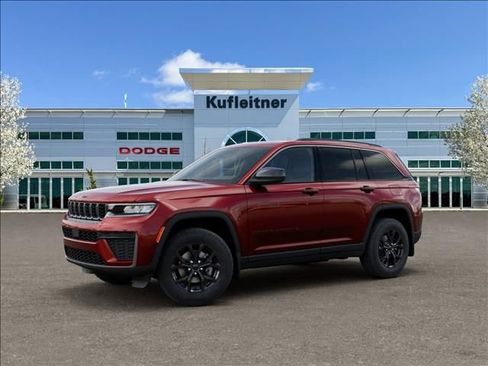 New 2026 Jeep Grand Cherokee Altitude AWD/4WD image 2