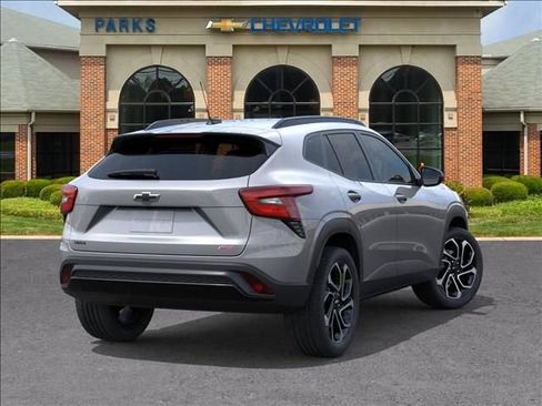 New 2026 Chevrolet Trax RS w/ Sunroof Package FWD image 5
