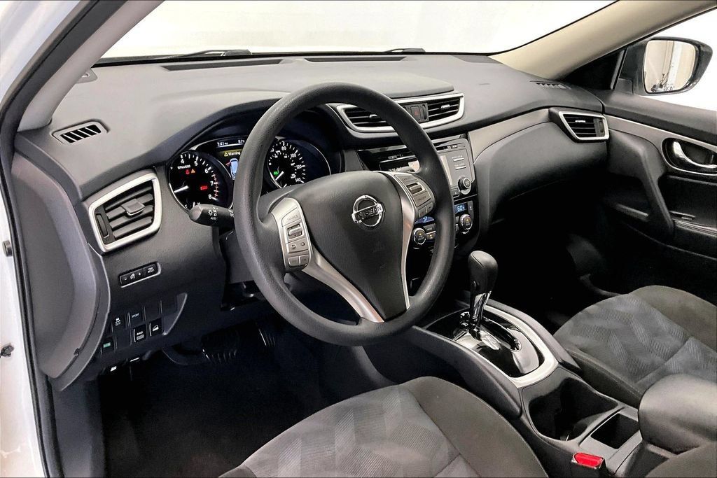 Used 2015 Nissan Rogue SV AWD/4WD image 13