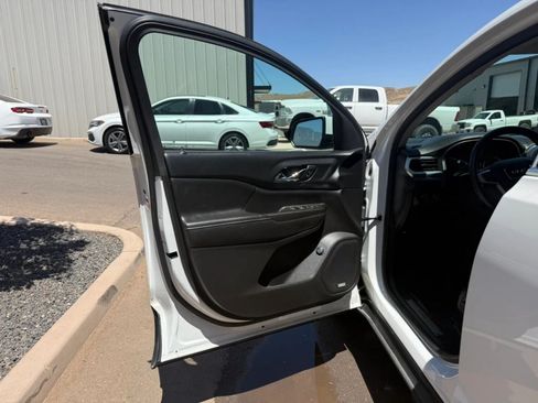 Used 2018 GMC Acadia SLT AWD/4WD image 23