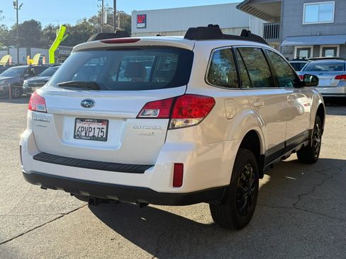 Used 2011 Subaru Outback 2.5i AWD/4WD image 6