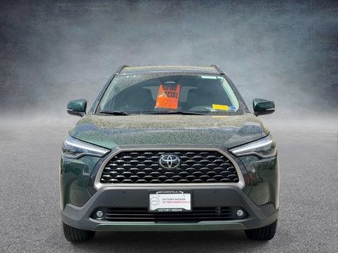 Used 2024 Toyota Corolla Cross XLE AWD/4WD image 6