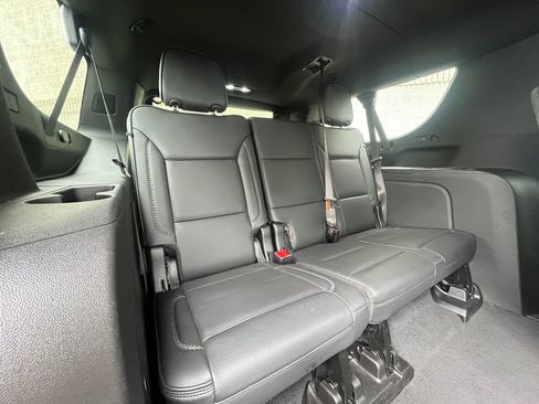 Used 2025 GMC Yukon XL Denali AWD/4WD image 18